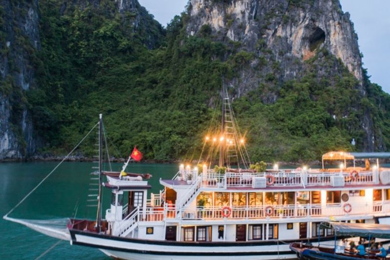 Hanoi - Halong - Sapa - 6 Day Tour