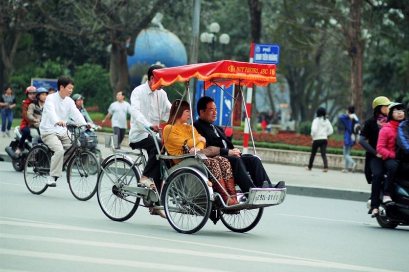 8 Day Private Vietnam Tour: Hanoi-Ninh Binh-Halong Bay-Catba Island