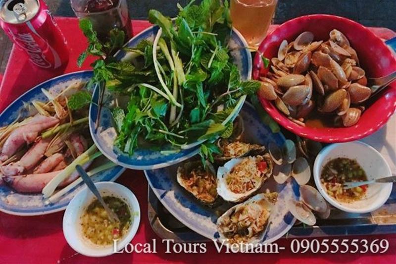 Hanoi Seafood Tasting and Walking Tour