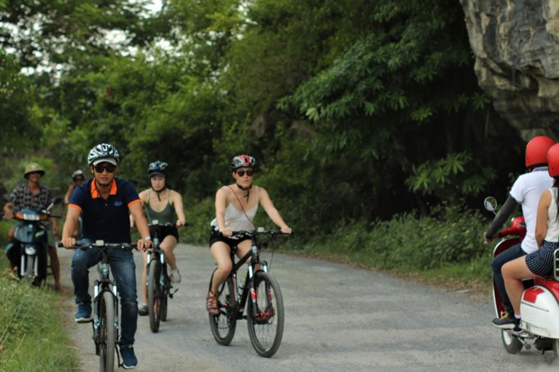 Hoa Lu Tam Coc Full Day Tour From Hanoi