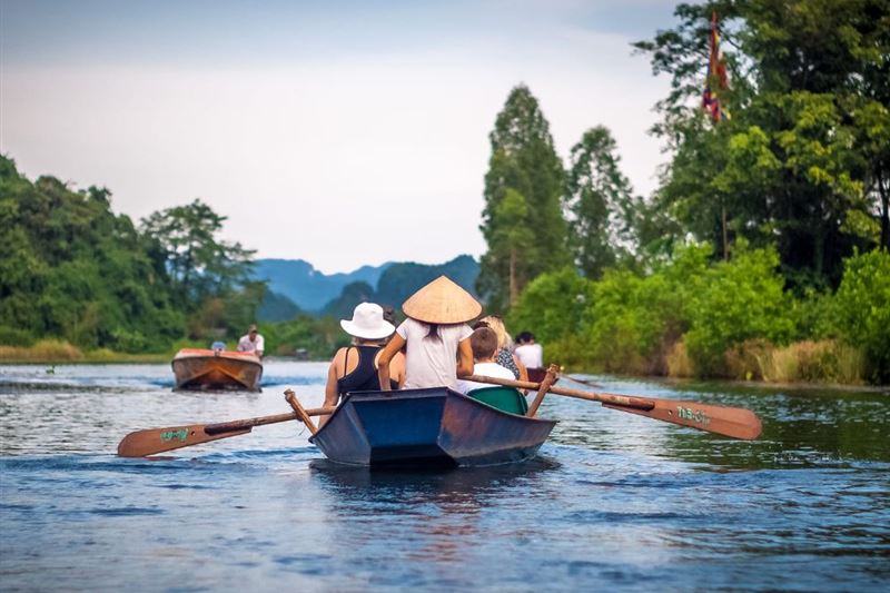 8 Day Private Vietnam Tour: Hanoi-Ninh Binh-Halong Bay-Catba Island