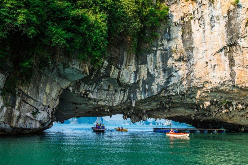 Essential Northern Vietnam Tour - Halong Bay, Trang An, and Hanoi City in 4 Days